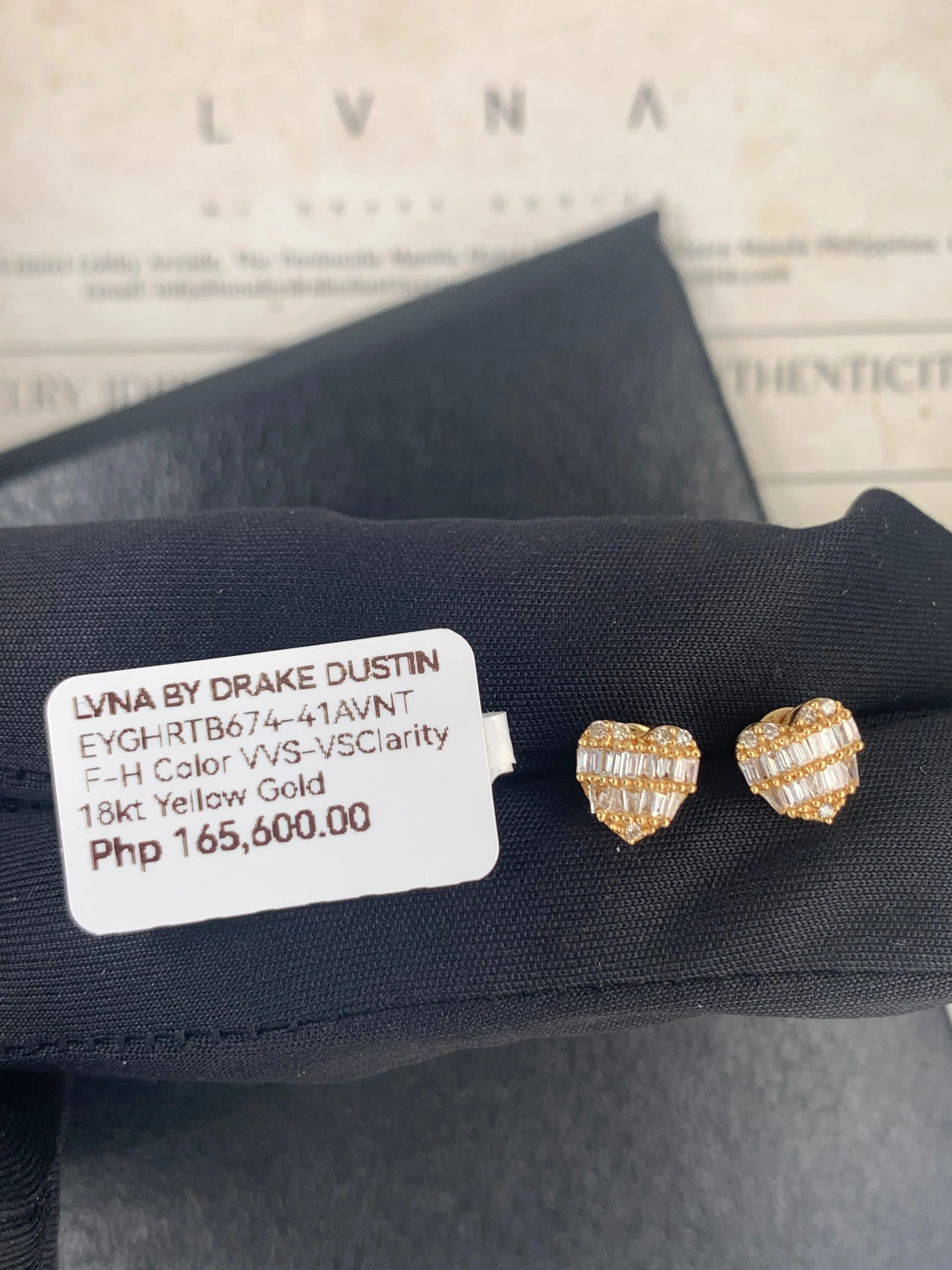 Golden Classic Heart Stud Diamond Earrings 18kt