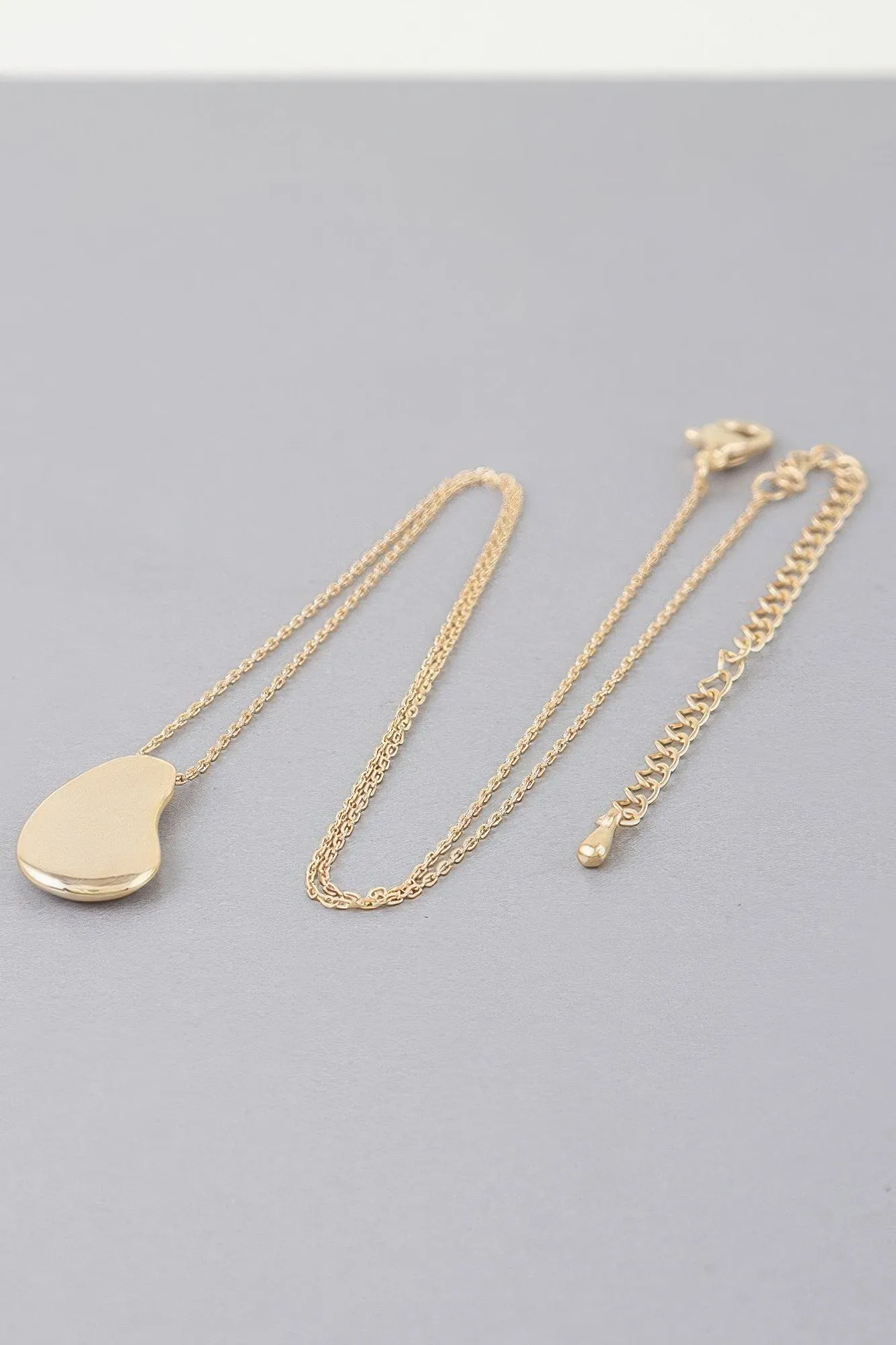 Modern Teardrop Chain Necklace