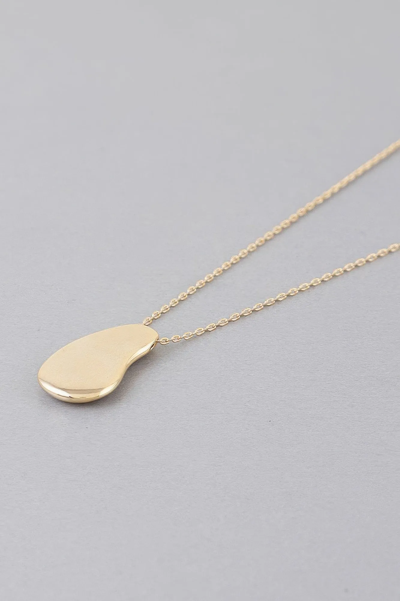 Modern Teardrop Chain Necklace