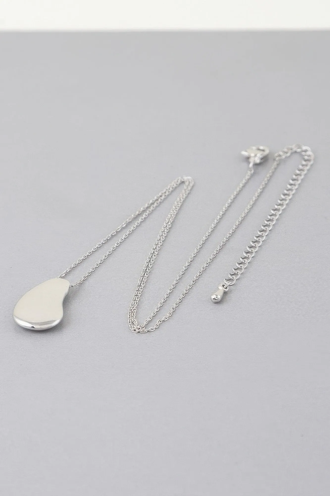 Modern Teardrop Chain Necklace