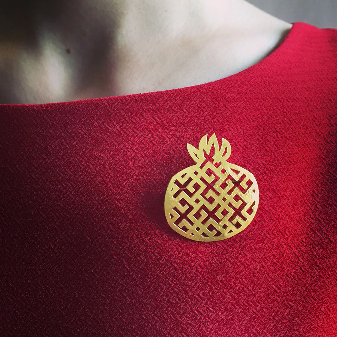 NARINÉE | Brooches (‘NOUR’ Pomegranate)