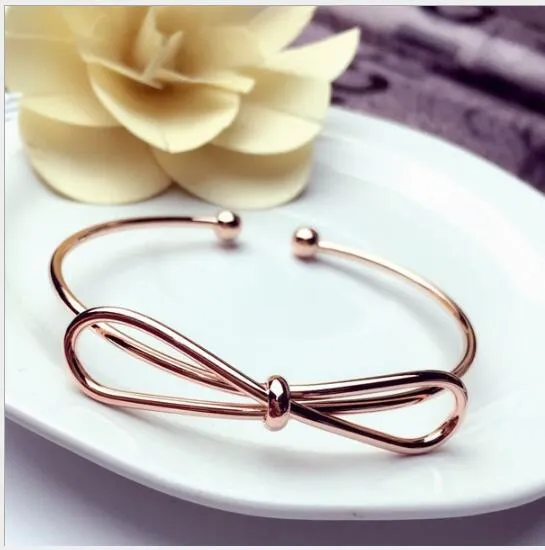 O-Type Metal Openwork Knot Bracelet