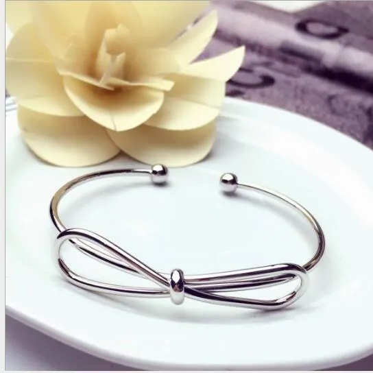 O-Type Metal Openwork Knot Bracelet