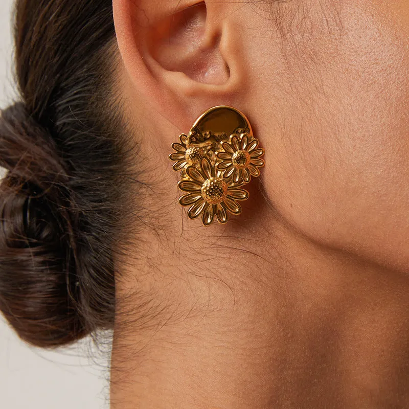 Pitch In Daisy Flower Gold Pin Earrings JLT12867