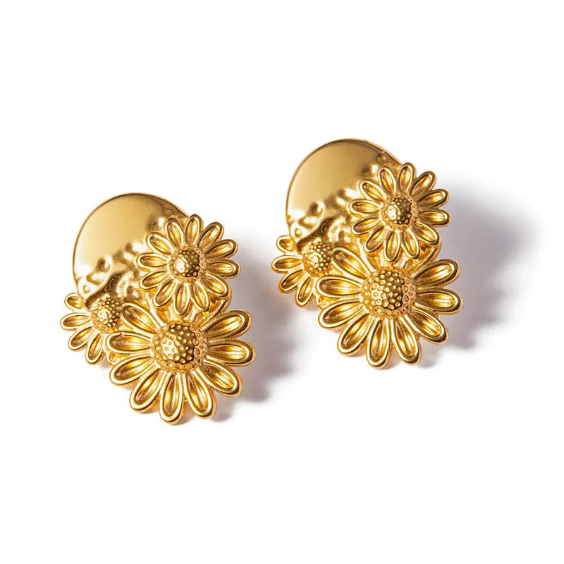 Pitch In Daisy Flower Gold Pin Earrings JLT12867