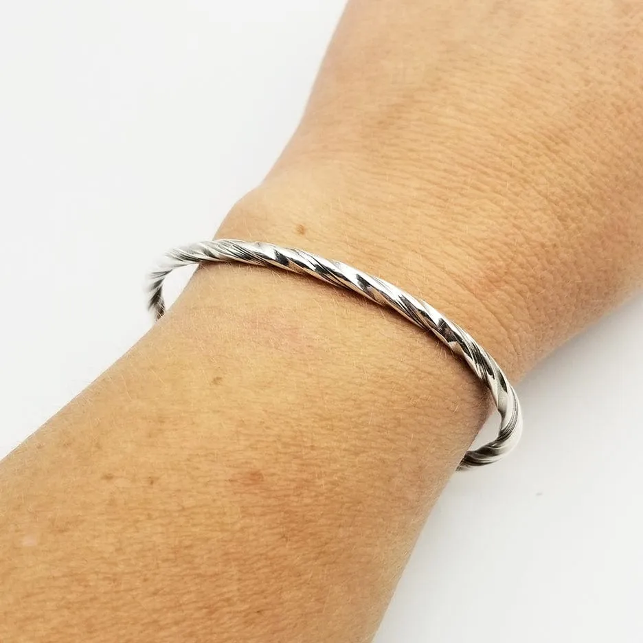 SMALL TWISTED CUFF