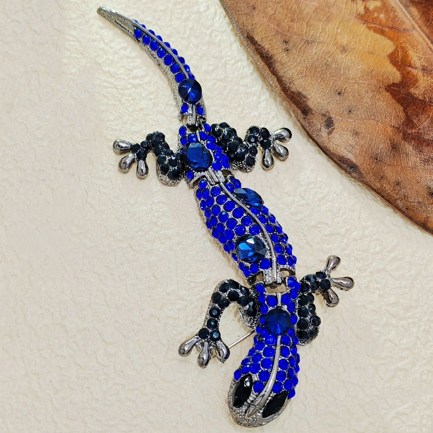 Sparkling Vintage Blue Rhinestone Lizard Brooch Statement Gecko Salamander Jewelry